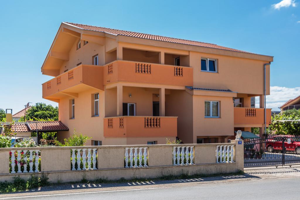 Apartments Angelina ซูโกชัน ภายนอก รูปภาพ