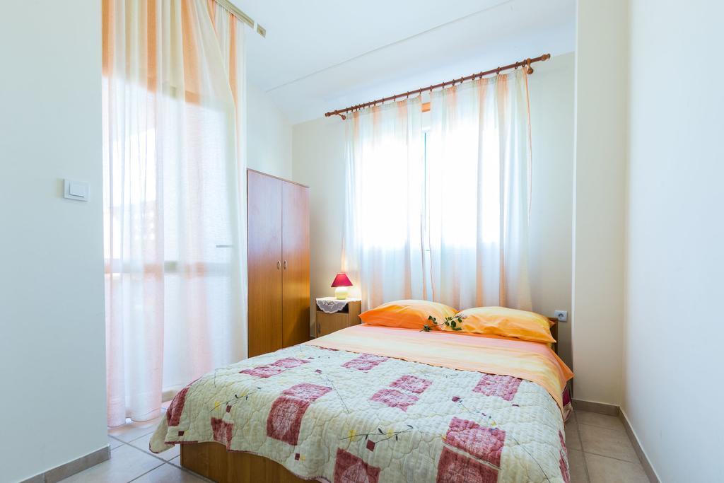 Apartments Angelina ซูโกชัน ภายนอก รูปภาพ