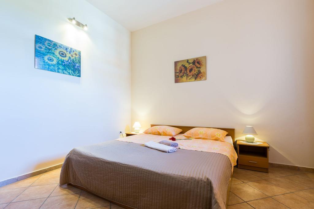Apartments Angelina ซูโกชัน ภายนอก รูปภาพ