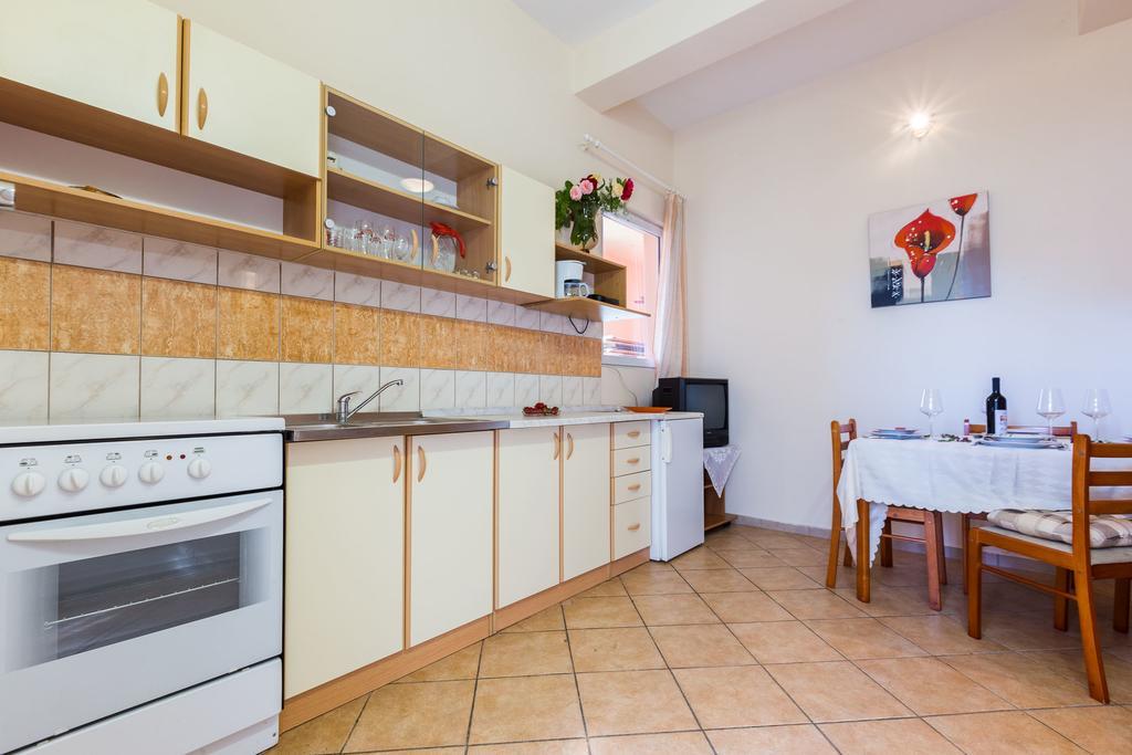 Apartments Angelina ซูโกชัน ภายนอก รูปภาพ